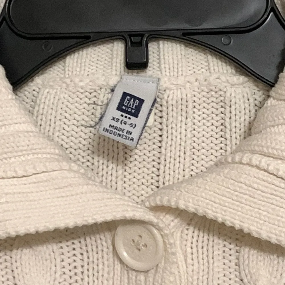 GAP | Girls Ribbed Cream Knit Cropped Button Sweater Size 4/5 XS